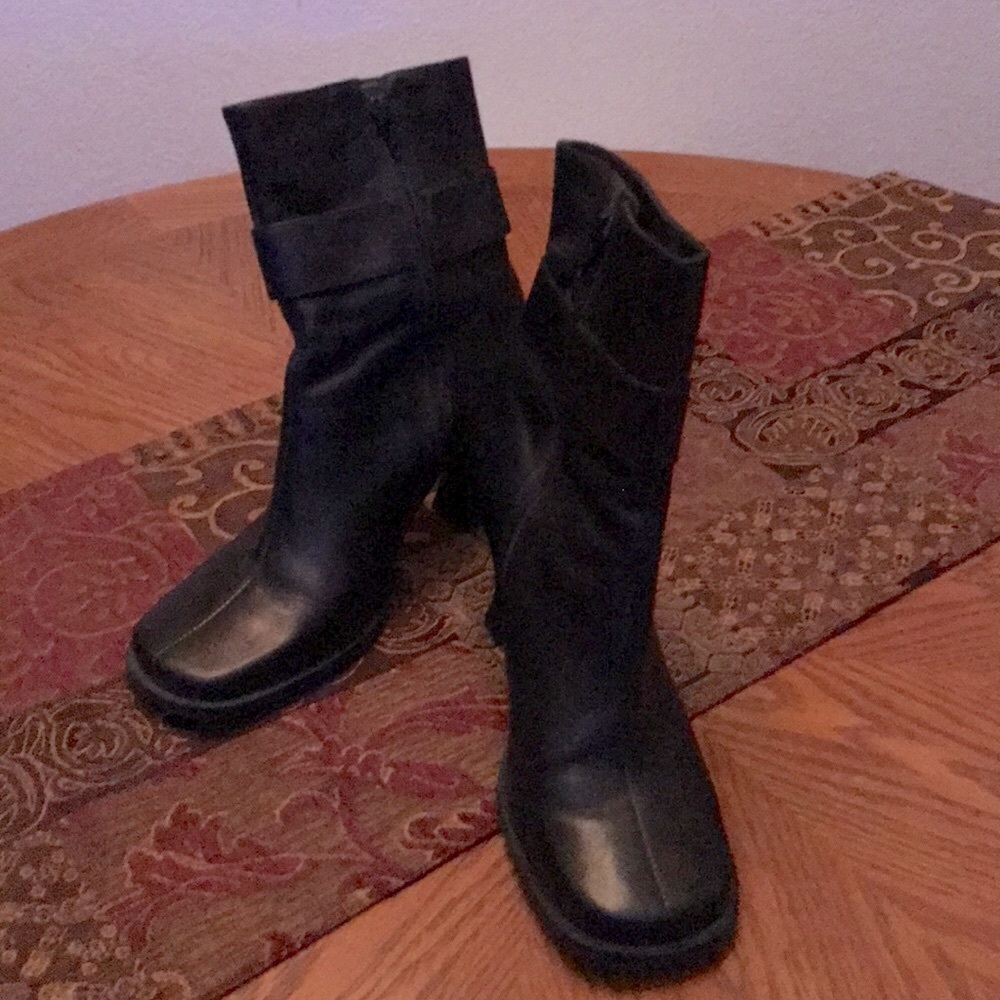 Women’s black leather boots